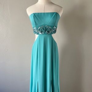 SOLD 🛍️ BCBG Max Azria Prom Dress Size 6 👗